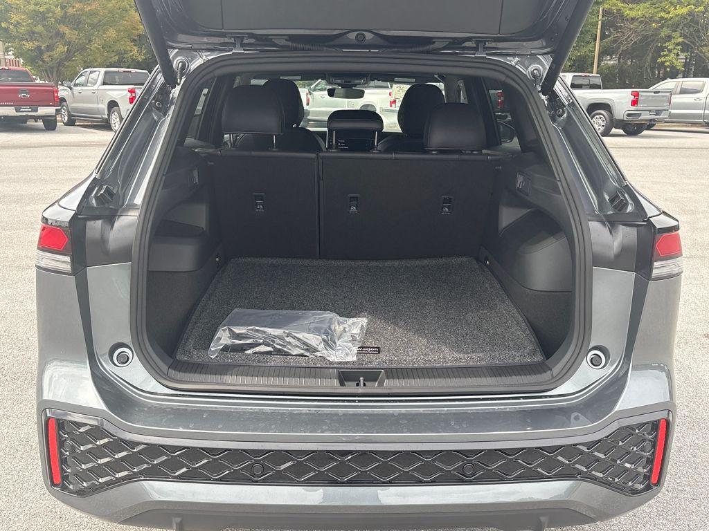 new 2025 Volkswagen Tiguan car, priced at $36,973