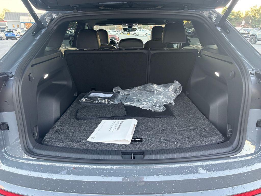 new 2026 Volkswagen Atlas Cross Sport car, priced at $46,152