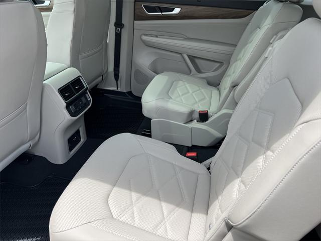 new 2025 Volkswagen Atlas car, priced at $42,002