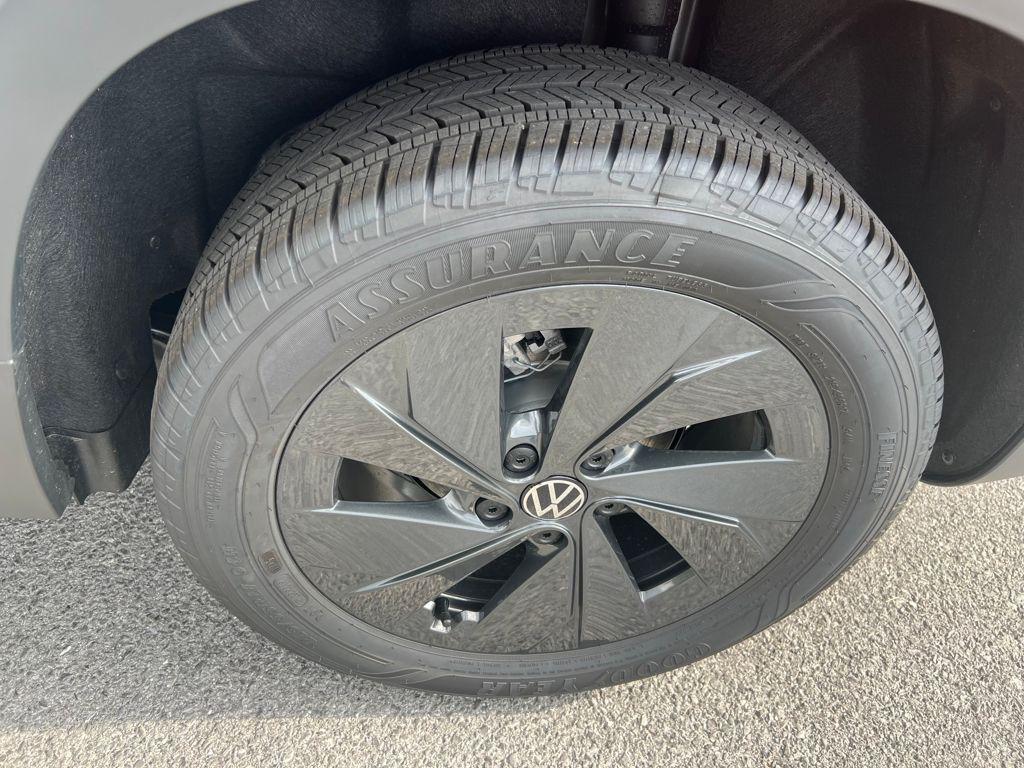 new 2025 Volkswagen Taos car, priced at $24,403