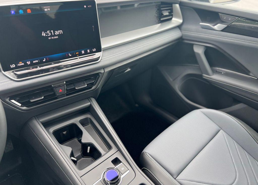 new 2025 Volkswagen Tiguan car, priced at $33,965