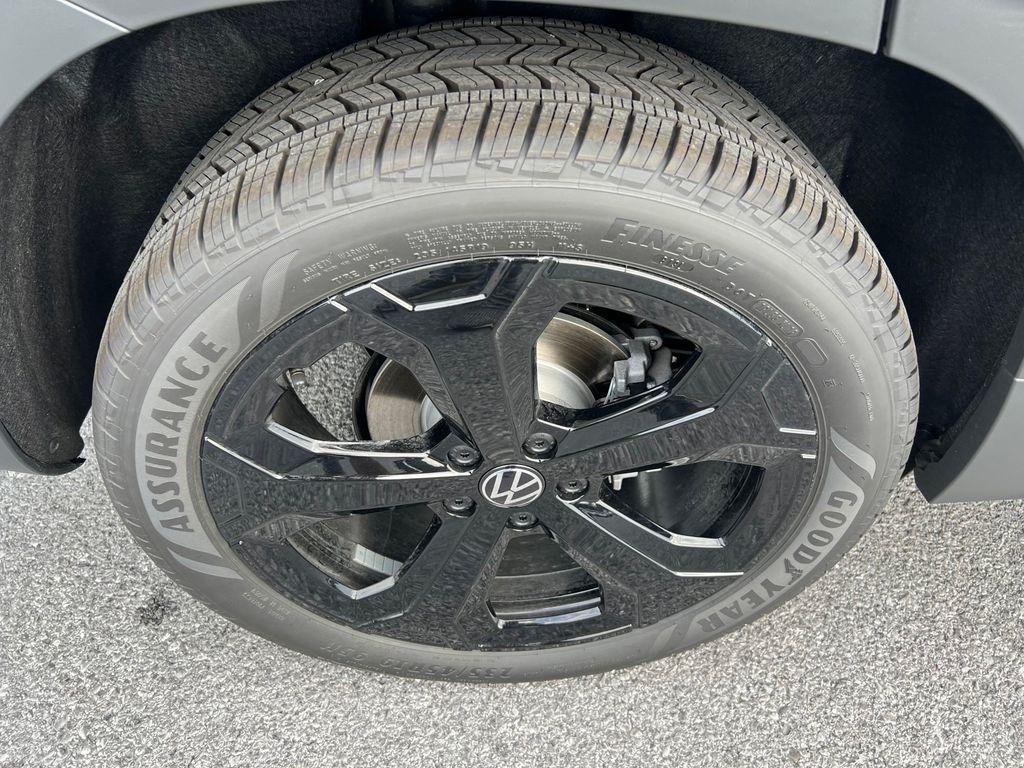 new 2025 Volkswagen Taos car, priced at $35,389