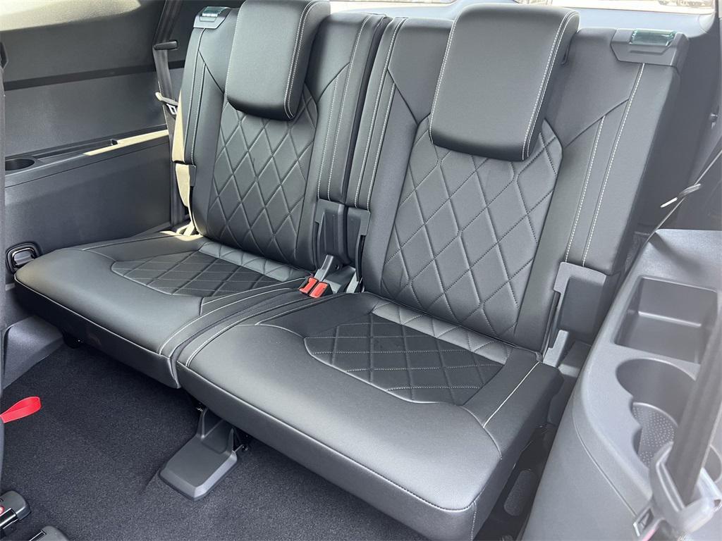 new 2025 Volkswagen Atlas car, priced at $49,913
