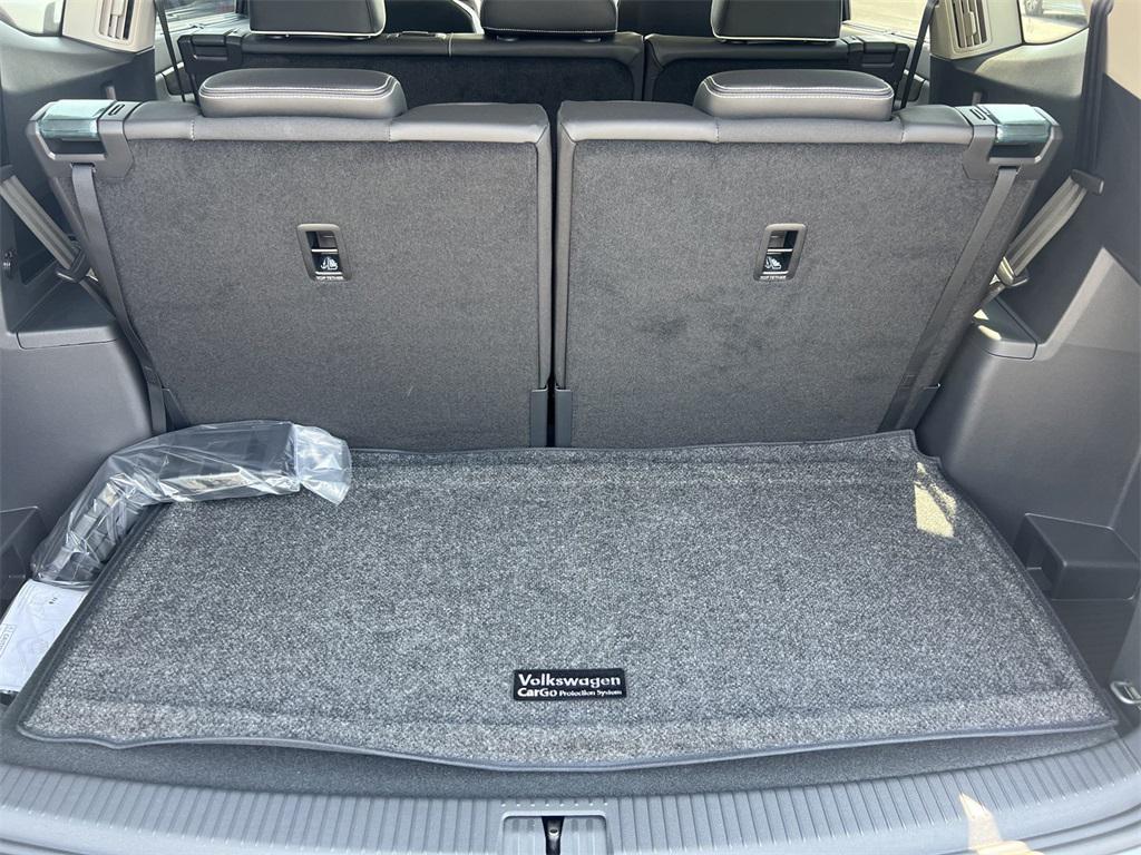 new 2025 Volkswagen Atlas car, priced at $49,913