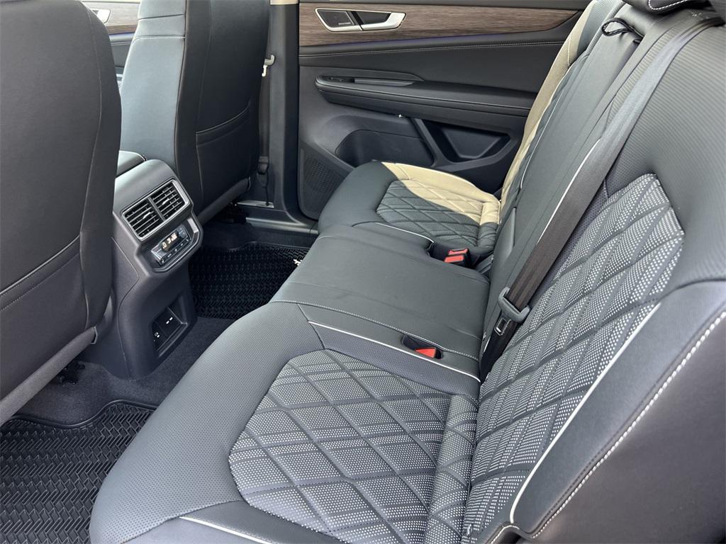 new 2025 Volkswagen Atlas car, priced at $49,913