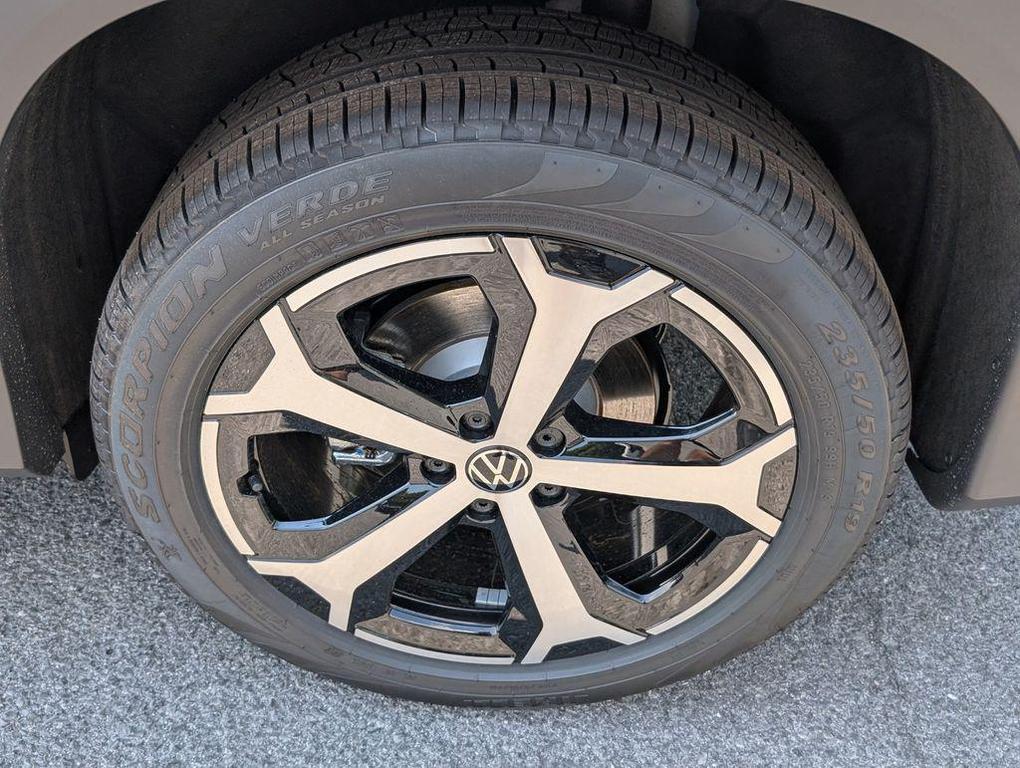 new 2025 Volkswagen Tiguan car, priced at $33,965
