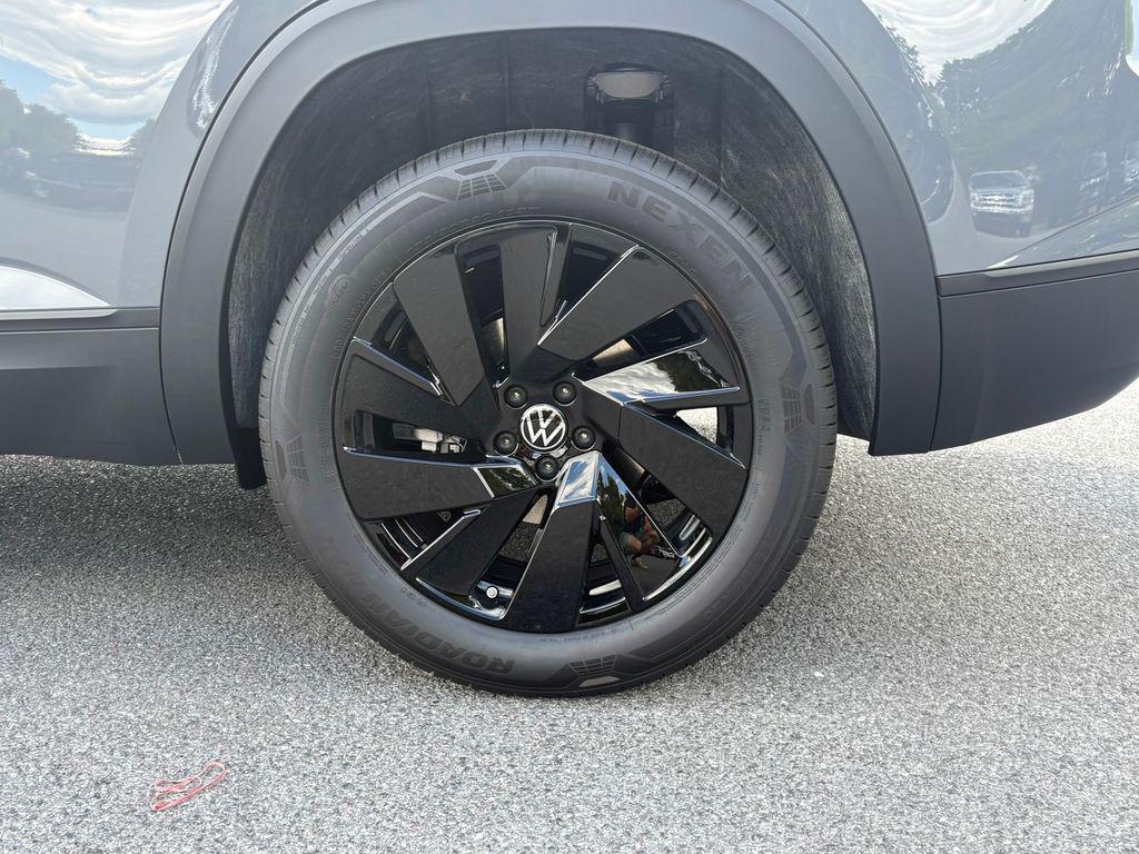 new 2026 Volkswagen Atlas Cross Sport car, priced at $46,843