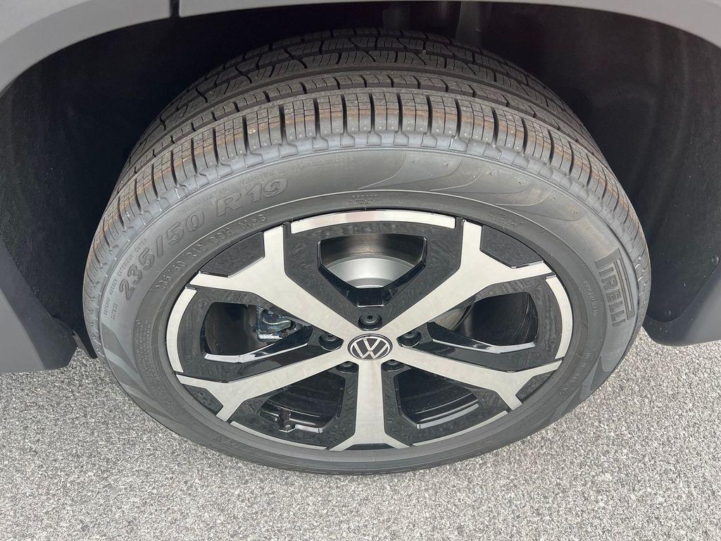 new 2025 Volkswagen Tiguan car, priced at $32,933
