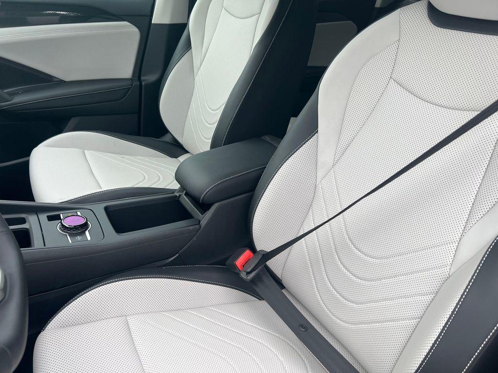 new 2025 Volkswagen Tiguan car, priced at $32,933