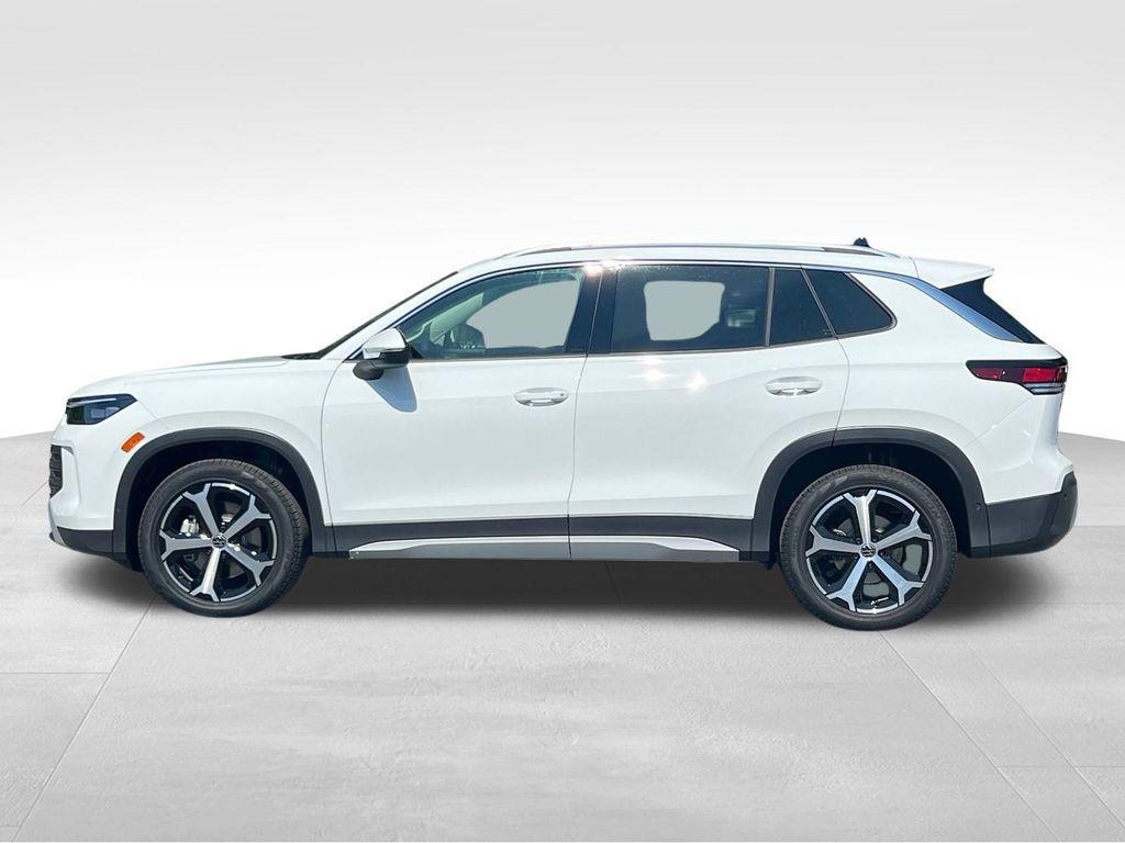new 2025 Volkswagen Tiguan car, priced at $34,618