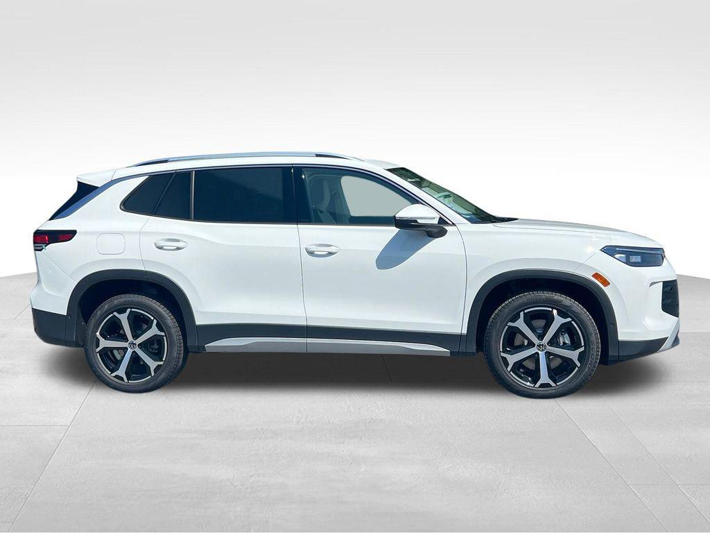 new 2025 Volkswagen Tiguan car, priced at $34,618