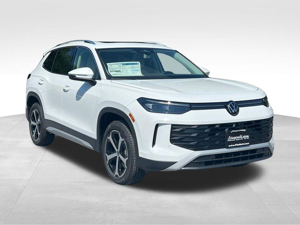 new 2025 Volkswagen Tiguan car, priced at $34,618