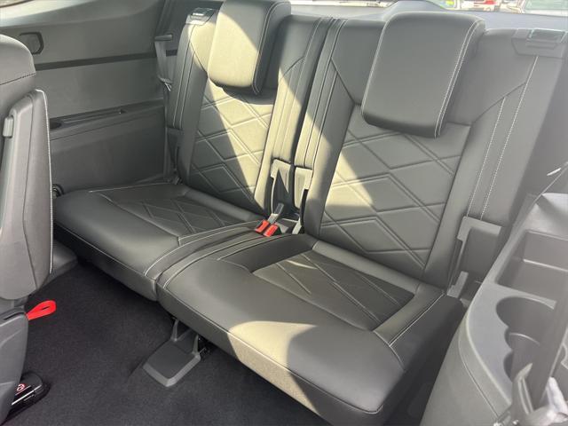 new 2025 Volkswagen Atlas car, priced at $41,748