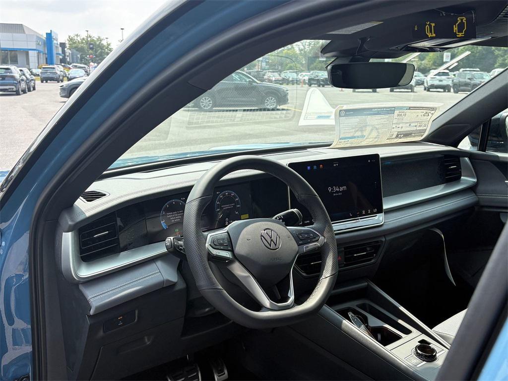 new 2025 Volkswagen Tiguan car, priced at $38,530