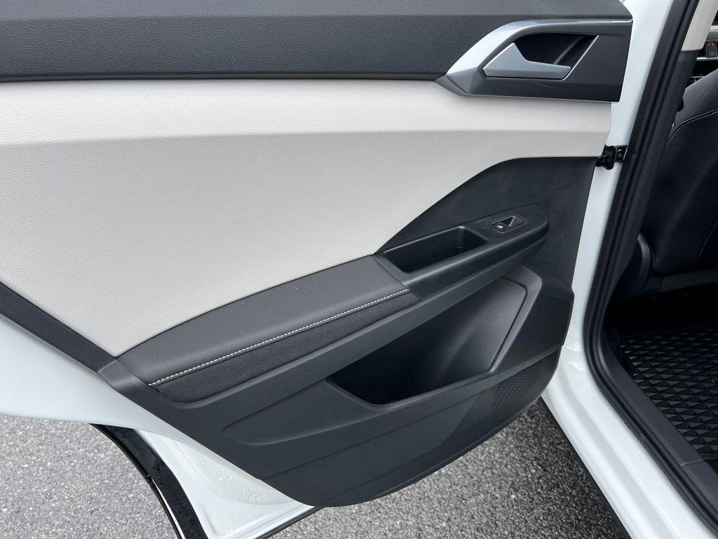 new 2025 Volkswagen Taos car, priced at $35,389