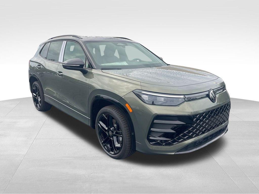 new 2025 Volkswagen Tiguan car, priced at $38,200