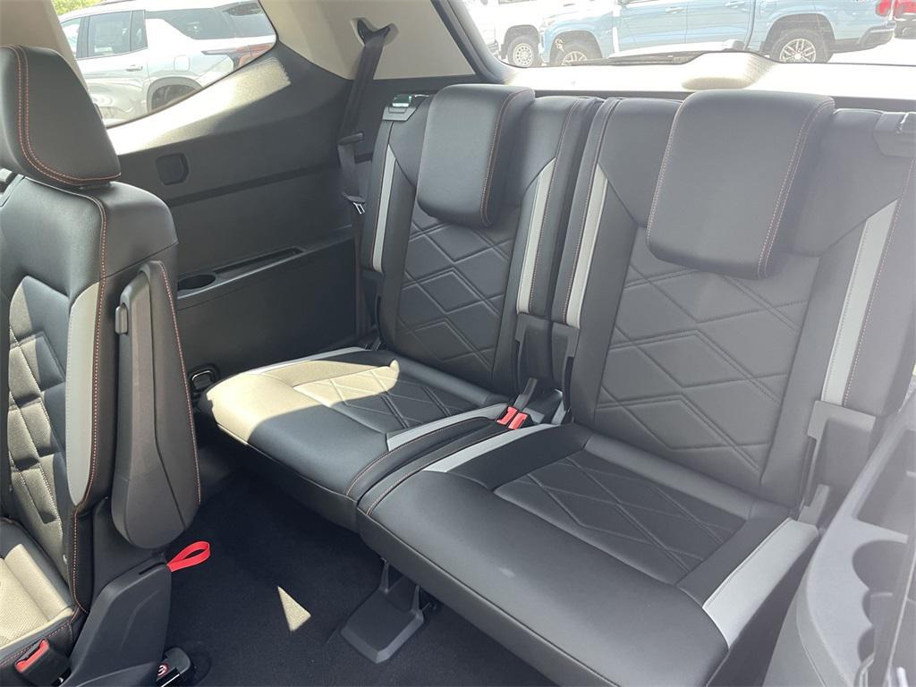 new 2025 Volkswagen Atlas car, priced at $44,177