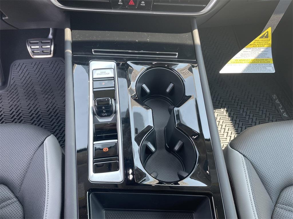 new 2025 Volkswagen Atlas car, priced at $44,177