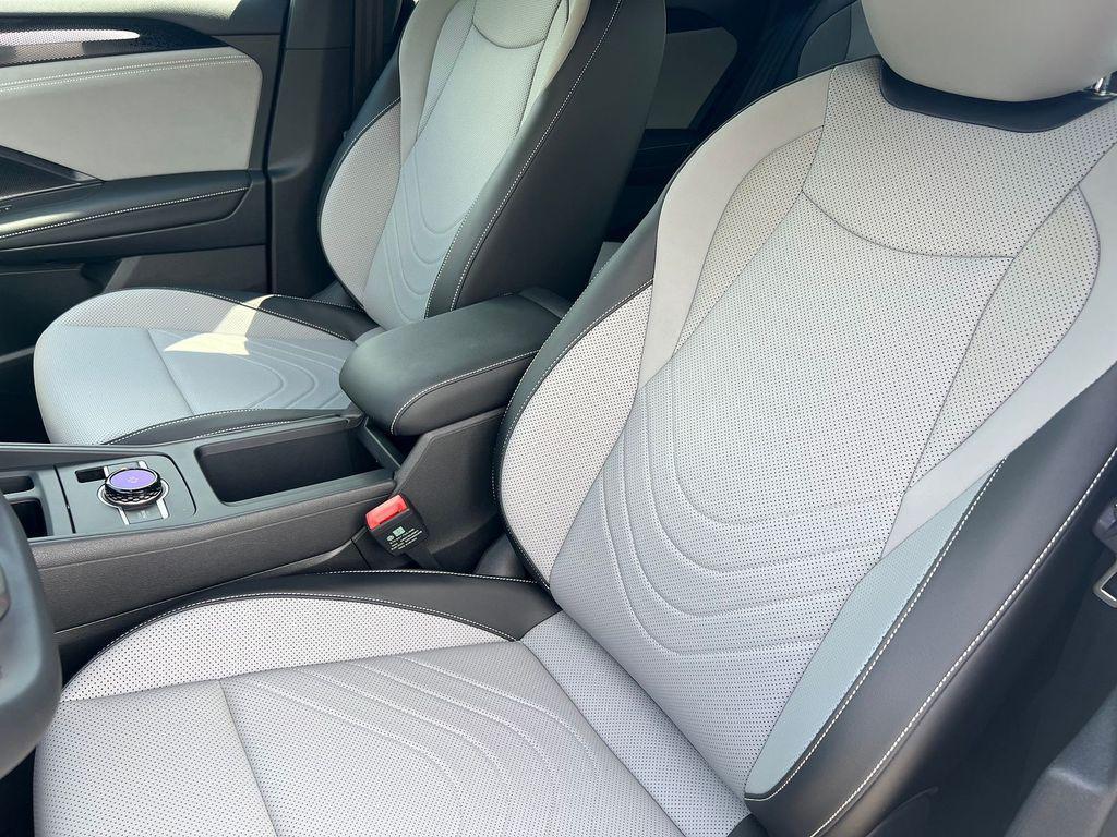 new 2025 Volkswagen Tiguan car, priced at $35,992