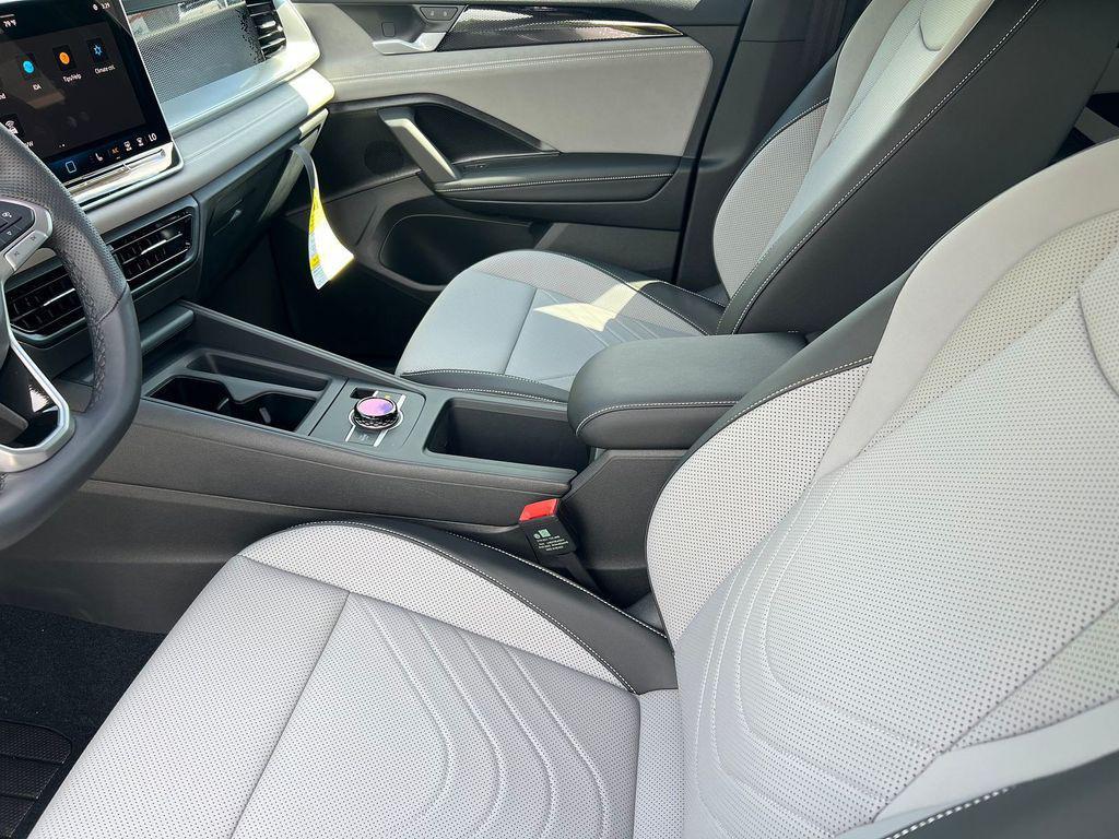 new 2025 Volkswagen Tiguan car, priced at $35,992
