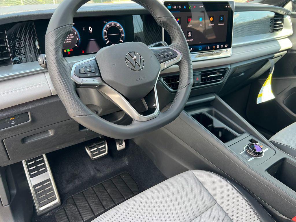 new 2025 Volkswagen Tiguan car, priced at $35,992