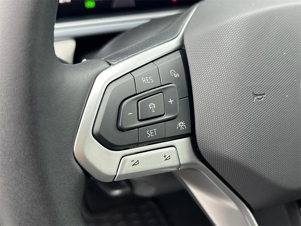 new 2025 Volkswagen Taos car, priced at $32,081