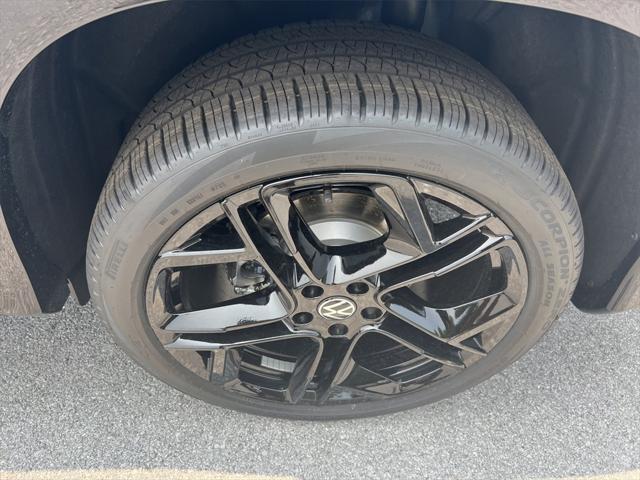 new 2025 Volkswagen Tiguan car, priced at $39,025