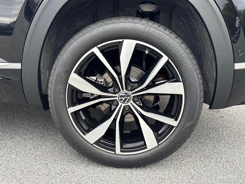 new 2026 Volkswagen Atlas Cross Sport car, priced at $53,374