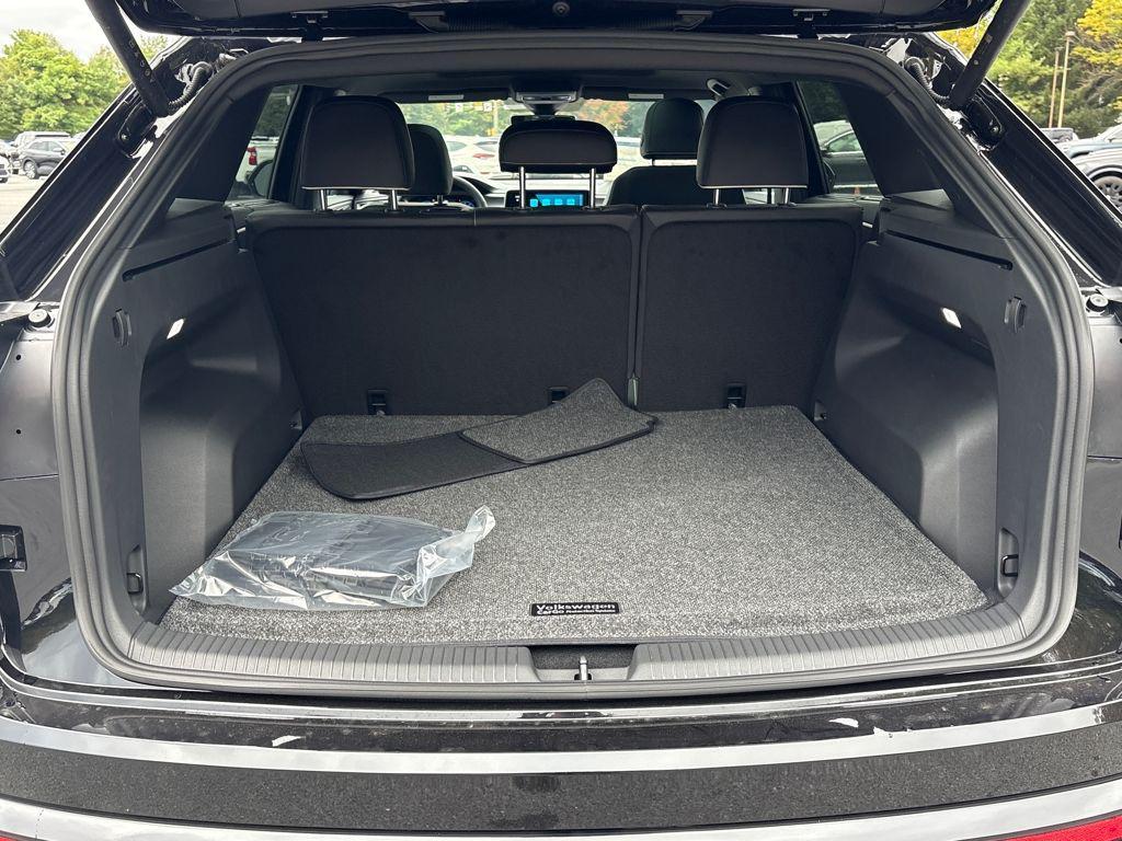 new 2026 Volkswagen Atlas Cross Sport car, priced at $53,374