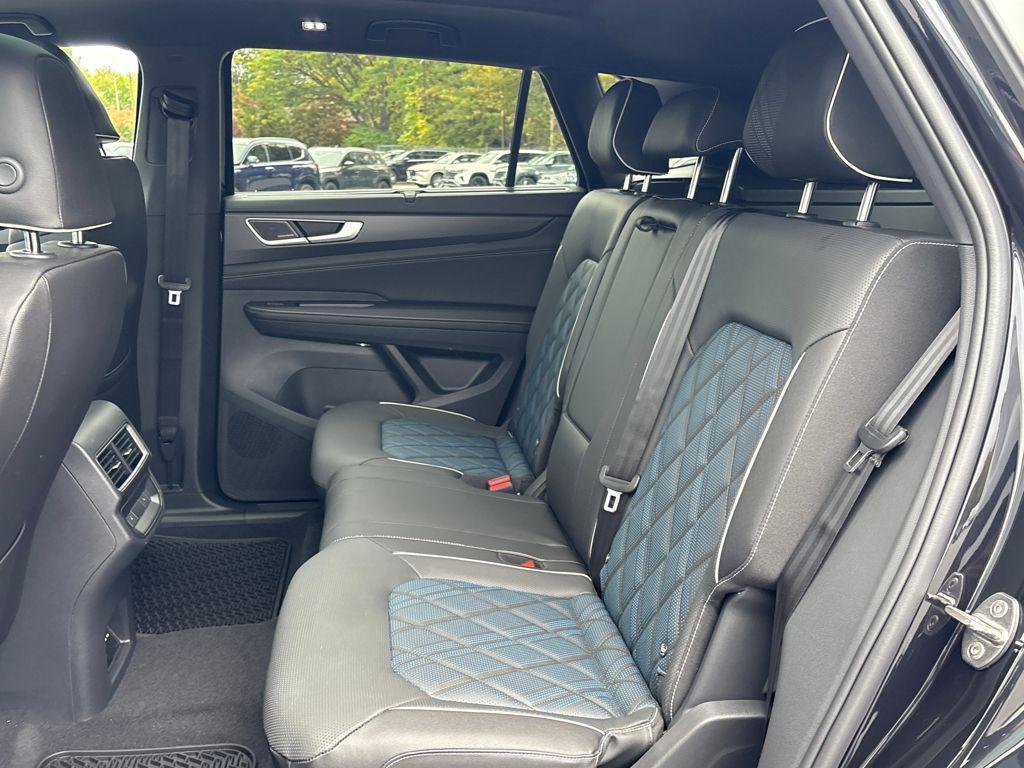 new 2026 Volkswagen Atlas Cross Sport car, priced at $53,374