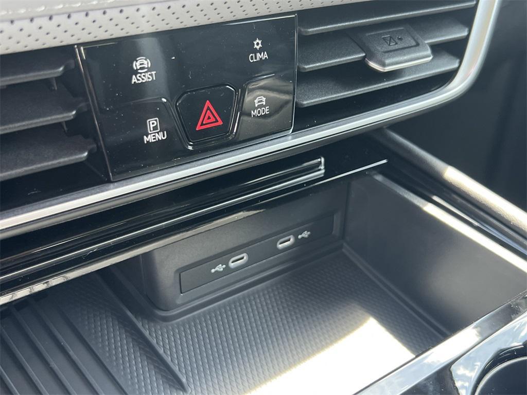 new 2025 Volkswagen Atlas car, priced at $44,614