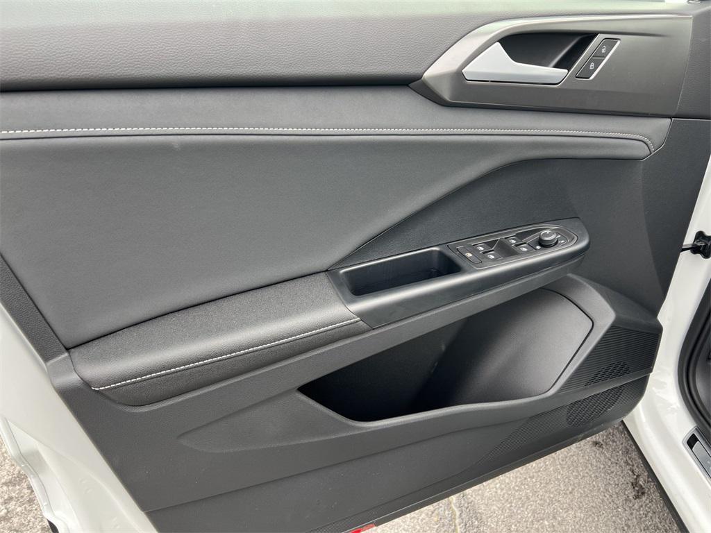 new 2025 Volkswagen Taos car, priced at $32,791
