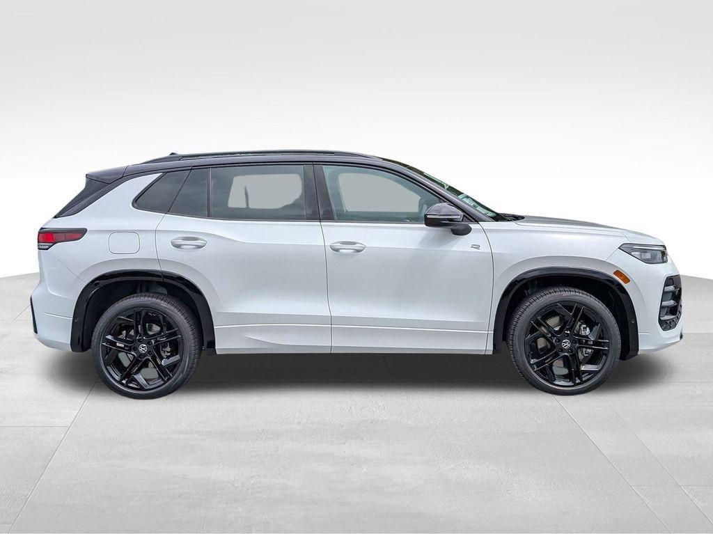 new 2025 Volkswagen Tiguan car, priced at $38,189