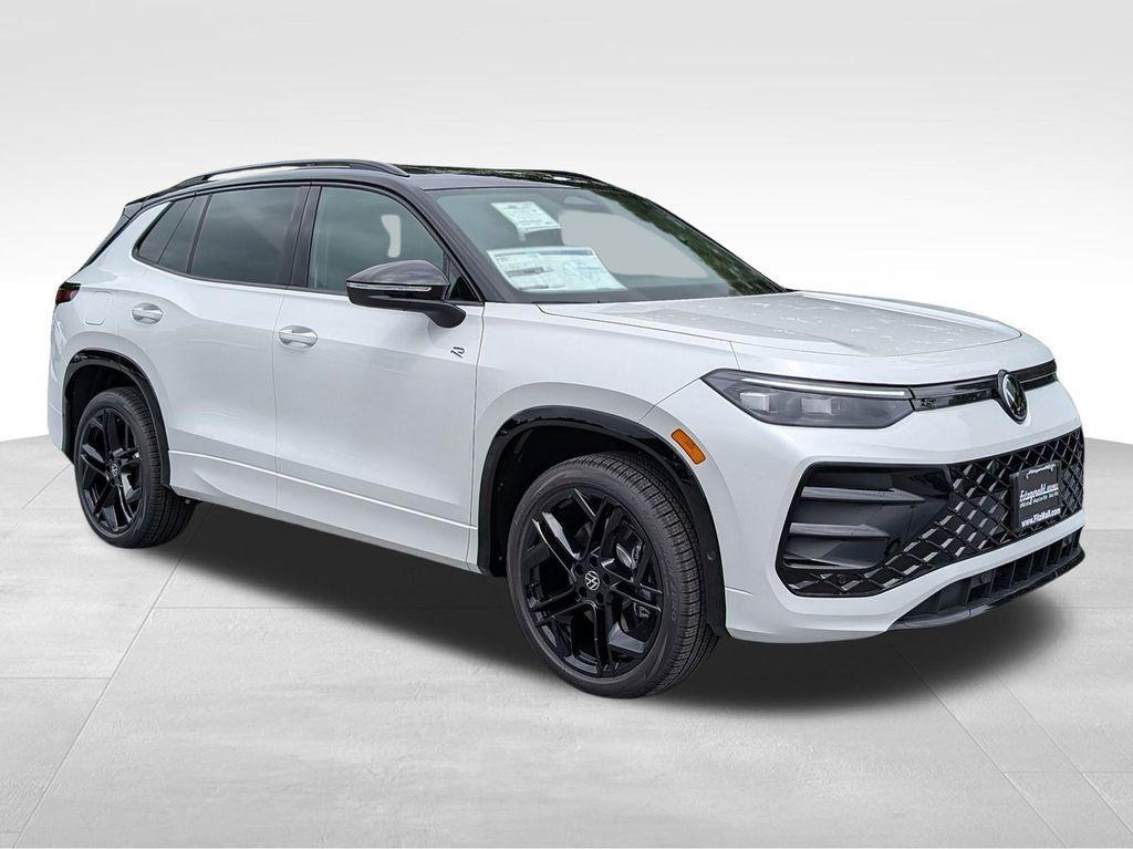new 2025 Volkswagen Tiguan car, priced at $38,189
