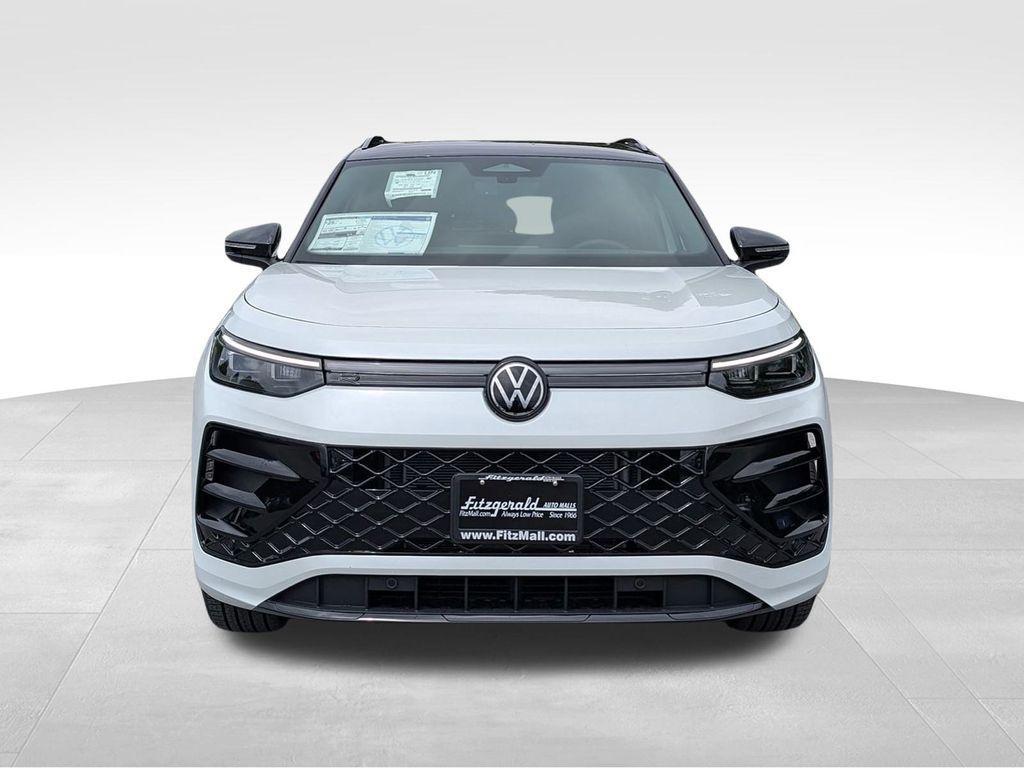 new 2025 Volkswagen Tiguan car, priced at $38,189