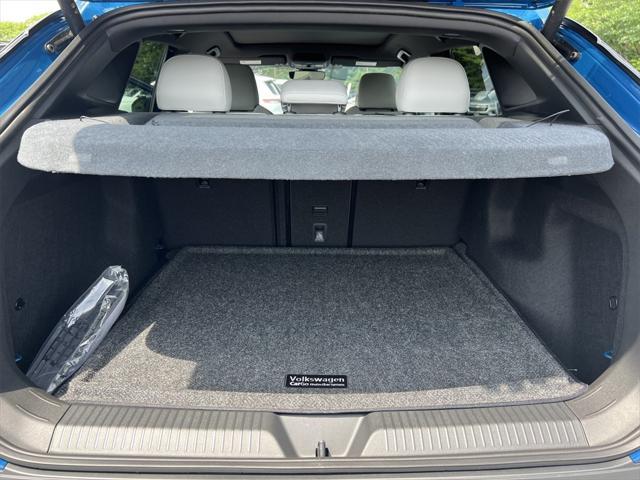 new 2025 Volkswagen ID.4 car, priced at $49,119