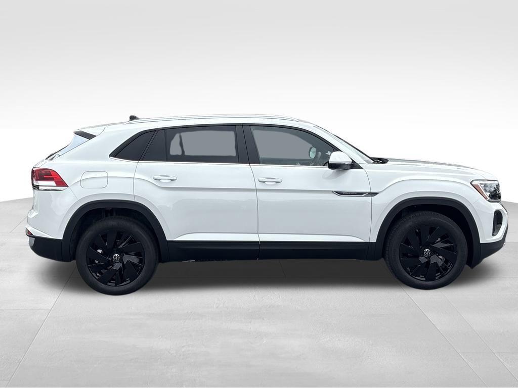 new 2026 Volkswagen Atlas Cross Sport car, priced at $46,652