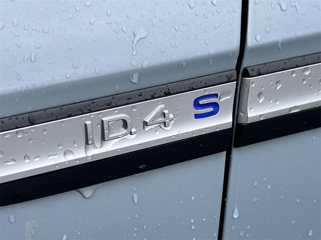 new 2025 Volkswagen ID.4 car, priced at $40,720