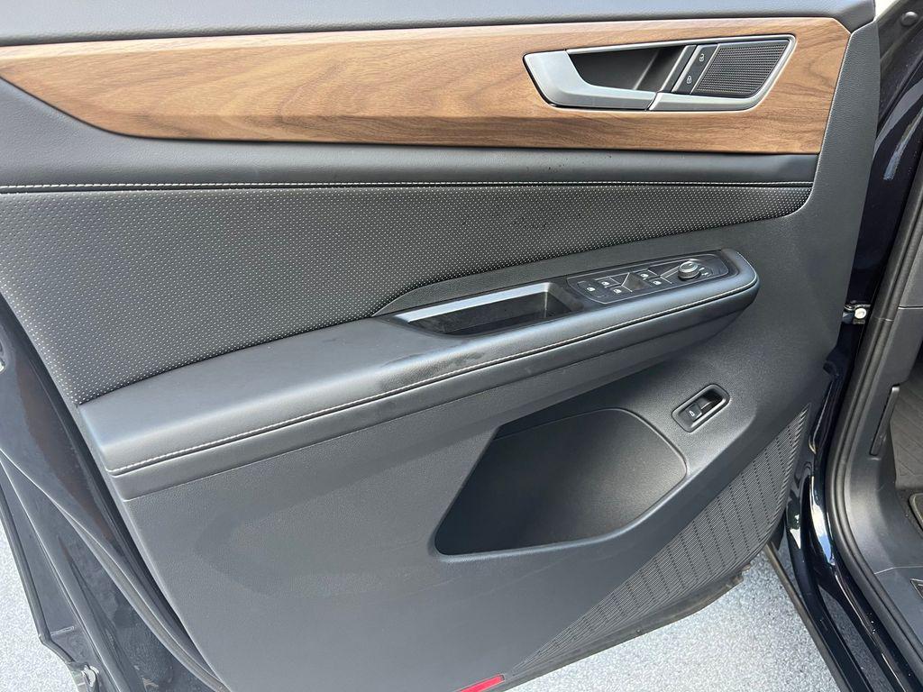 used 2024 Volkswagen Atlas car, priced at $31,995