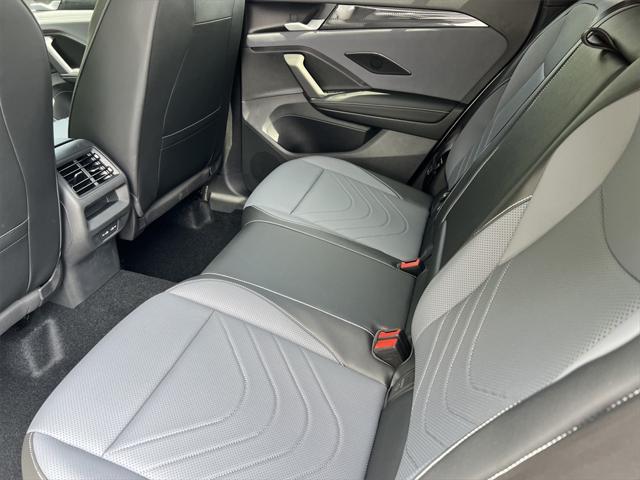 new 2025 Volkswagen Tiguan car, priced at $37,559