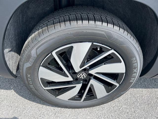 new 2025 Volkswagen Atlas car, priced at $46,074