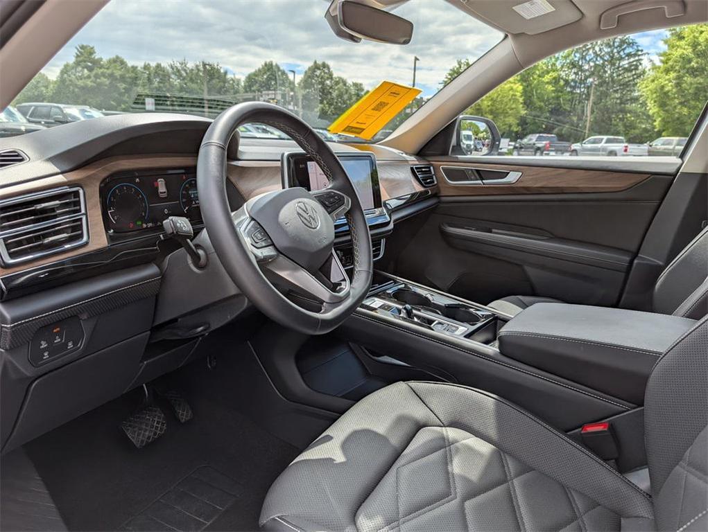 used 2024 Volkswagen Atlas car, priced at $32,495