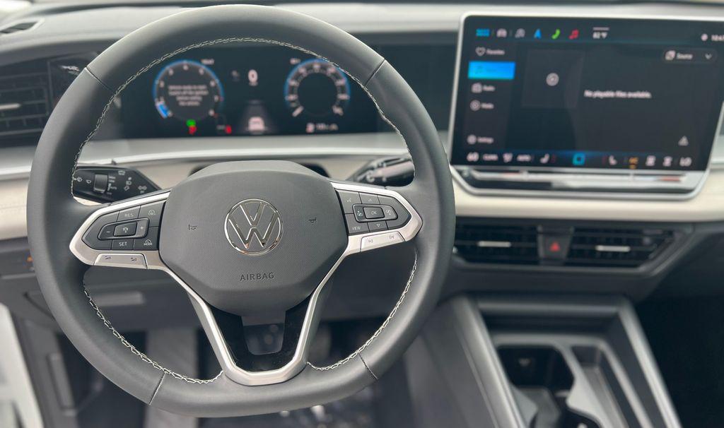 new 2025 Volkswagen Tiguan car, priced at $32,933