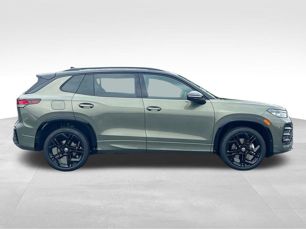 new 2025 Volkswagen Tiguan car, priced at $37,780