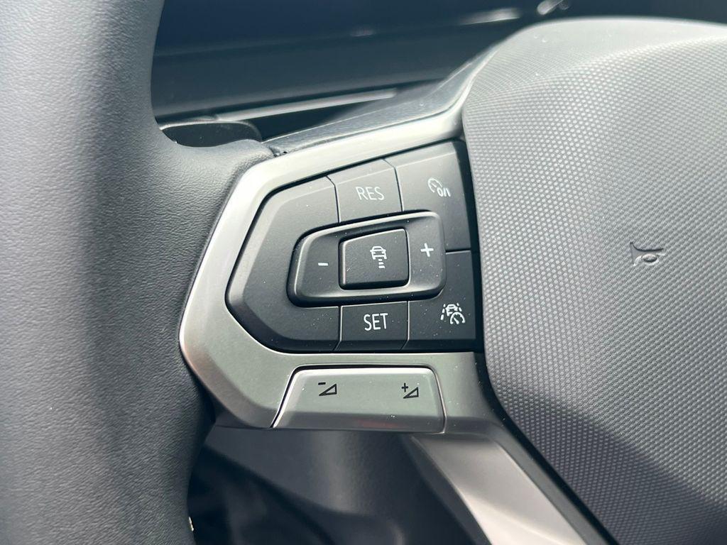 new 2025 Volkswagen Atlas car, priced at $43,109