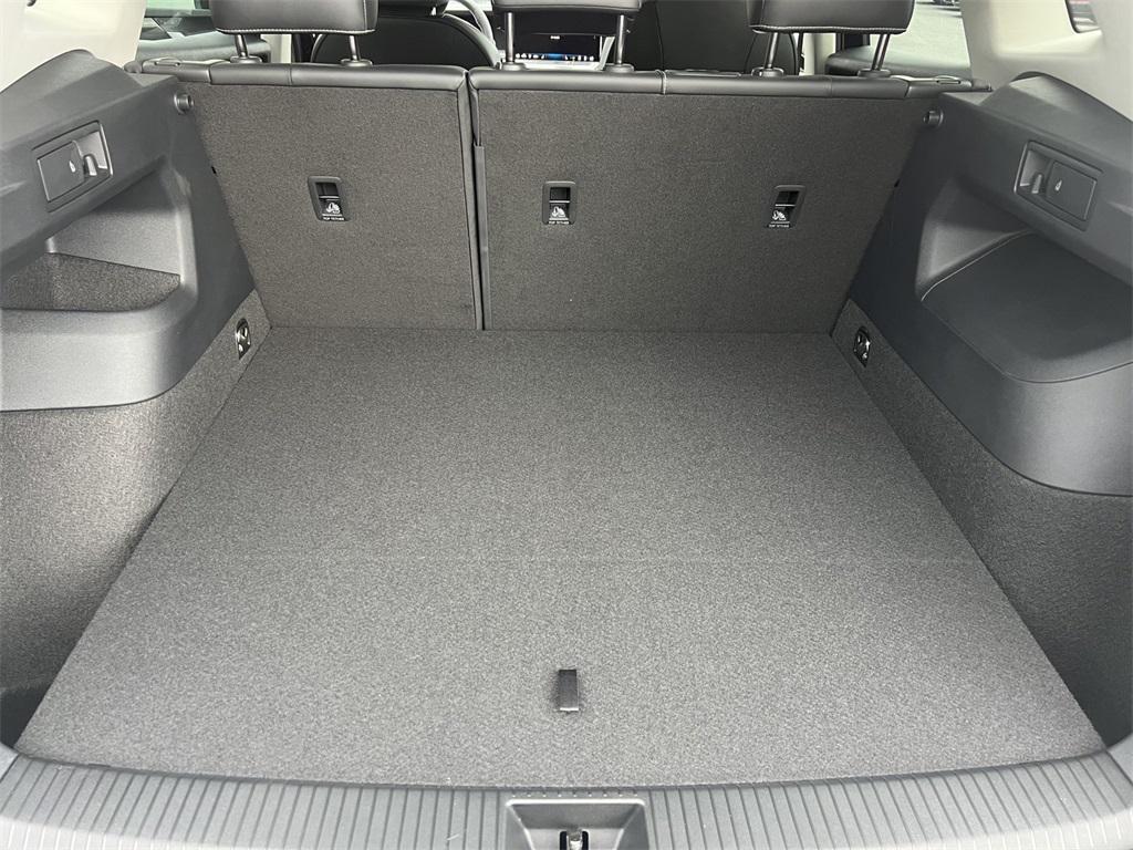 new 2025 Volkswagen Tiguan car, priced at $33,683