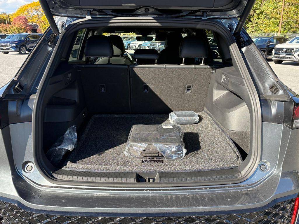 new 2026 Volkswagen Tiguan car, priced at $39,939