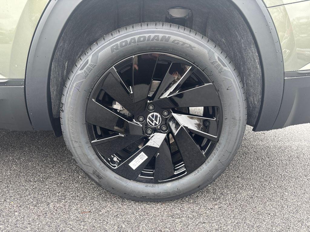 new 2026 Volkswagen Atlas car, priced at $44,953