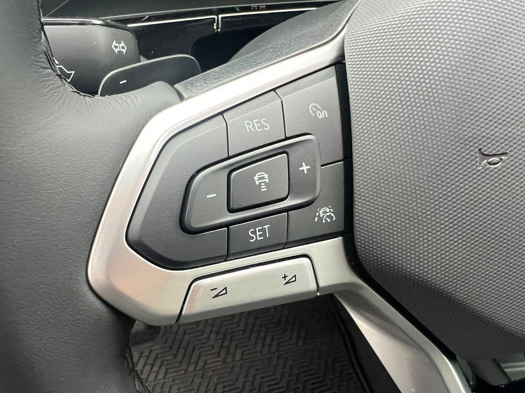 new 2025 Volkswagen Atlas car, priced at $46,913