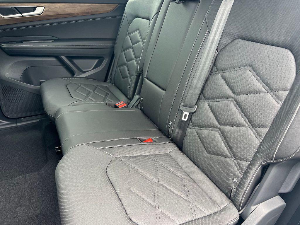 new 2025 Volkswagen Atlas car, priced at $41,118